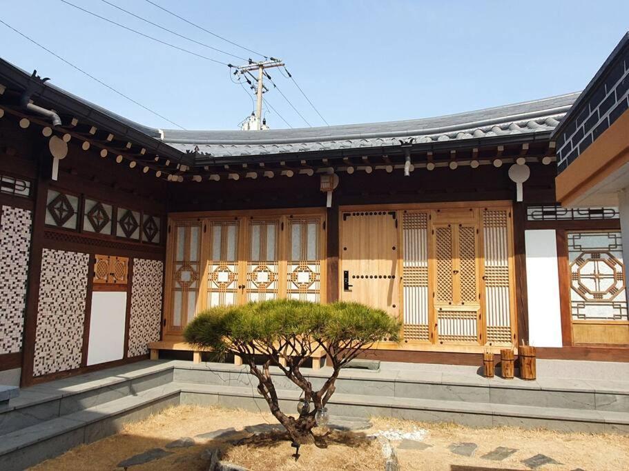 Feelgood Hanok Villa Andong Exterior photo