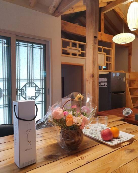 Feelgood Hanok Villa Andong Exterior photo