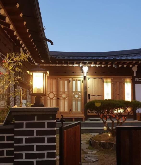 Feelgood Hanok Villa Andong Exterior photo